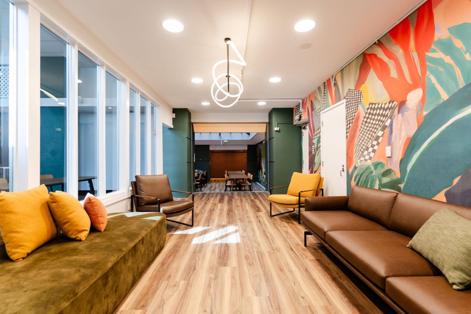 วายเอชเอ เวลลิงตั้น Hostel เวลลิงตัน ภายนอก รูปภาพ The lounge at the 1000 Innovation Drive location