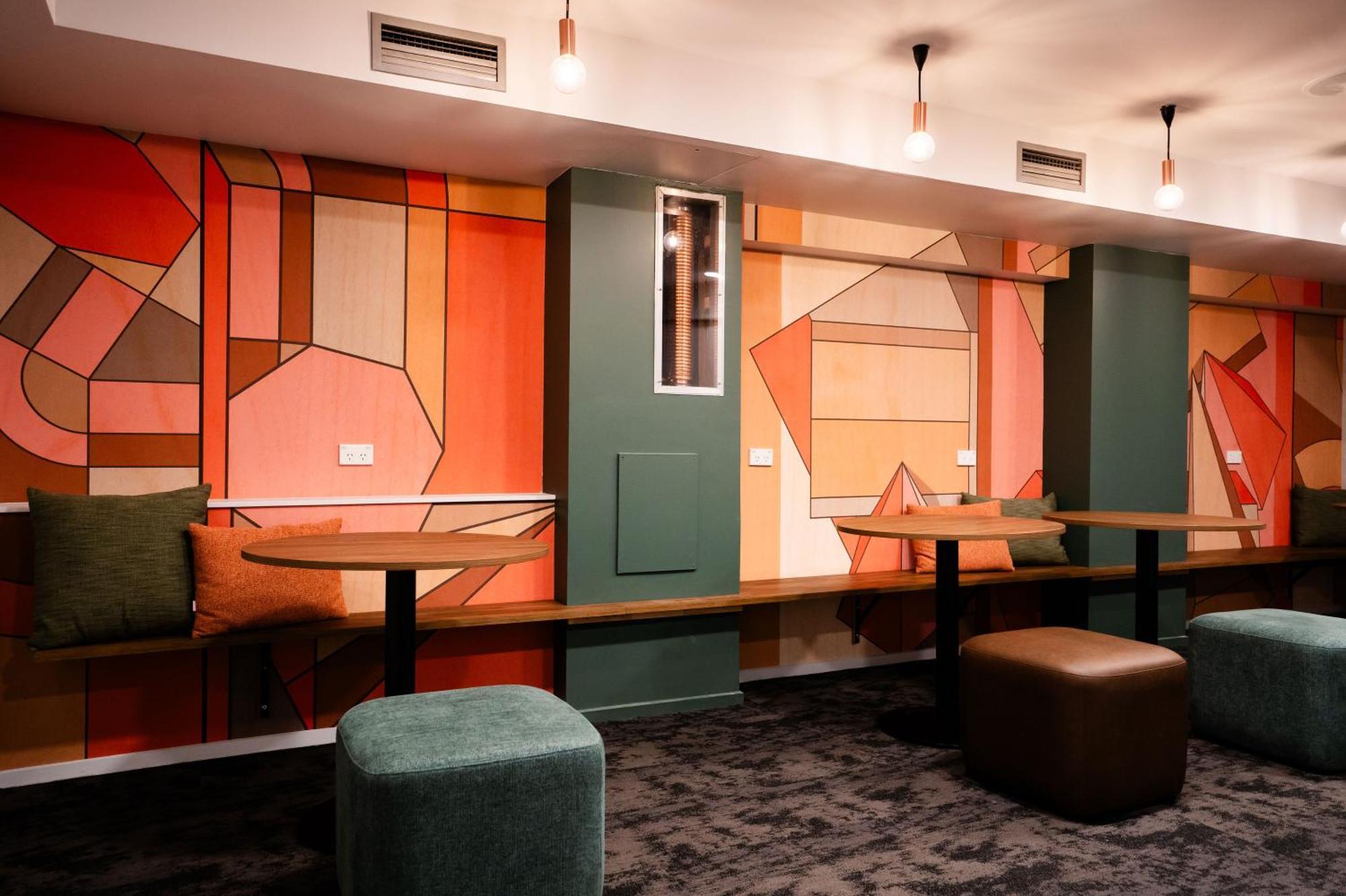 วายเอชเอ เวลลิงตั้น Hostel เวลลิงตัน ภายนอก รูปภาพ The common room at the University of Roehampton