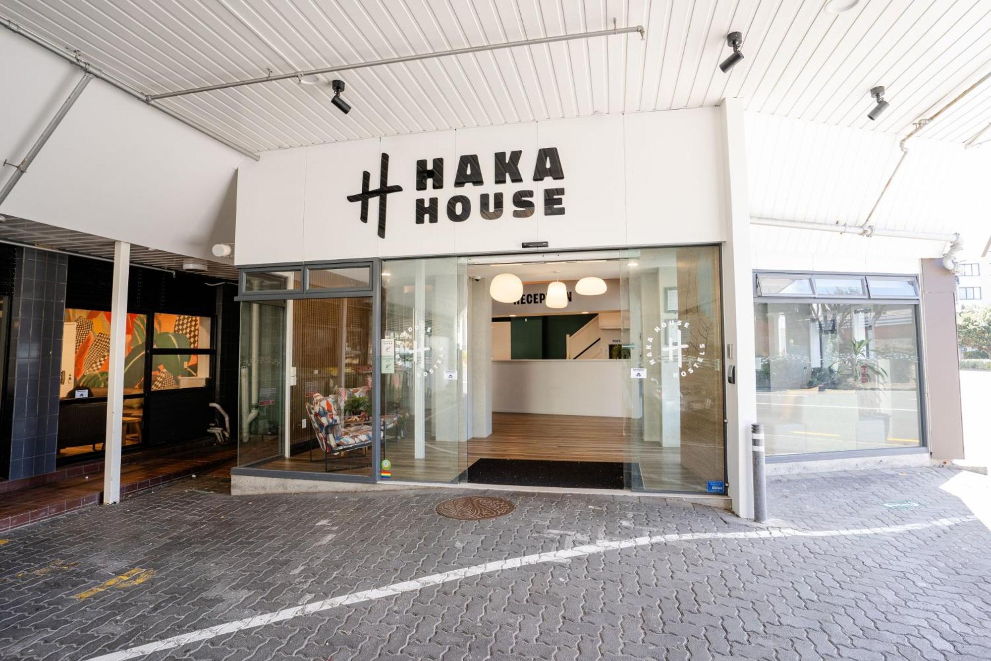 วายเอชเอ เวลลิงตั้น Hostel เวลลิงตัน ภายนอก รูปภาพ Haka House