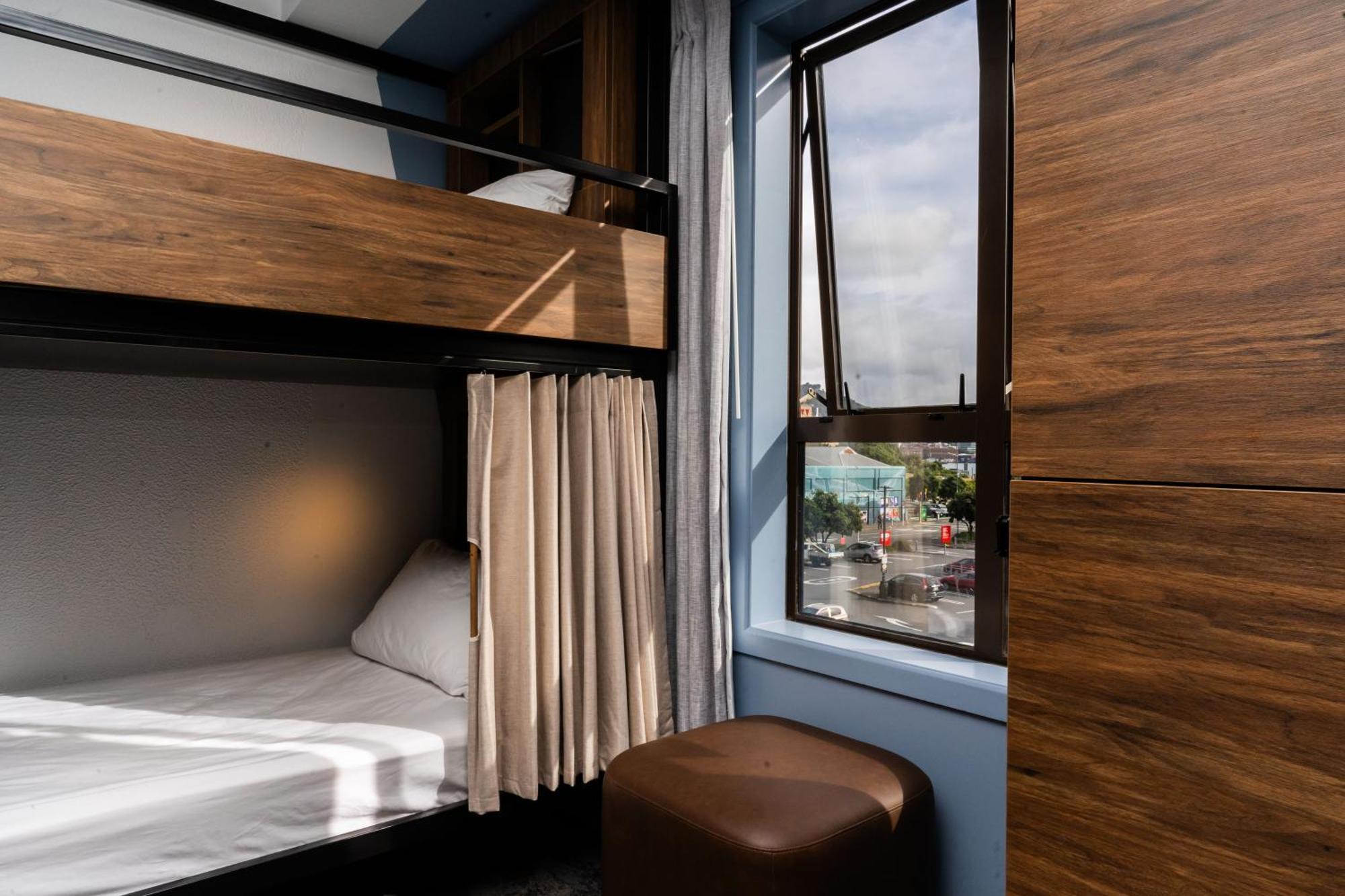 วายเอชเอ เวลลิงตั้น Hostel เวลลิงตัน ภายนอก รูปภาพ A room at the hotel