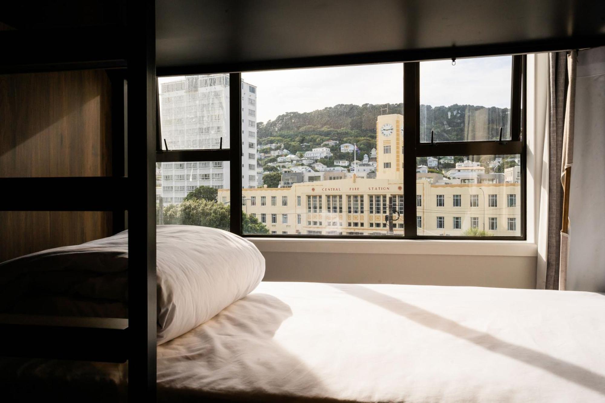วายเอชเอ เวลลิงตั้น Hostel เวลลิงตัน ภายนอก รูปภาพ A room at the hotel